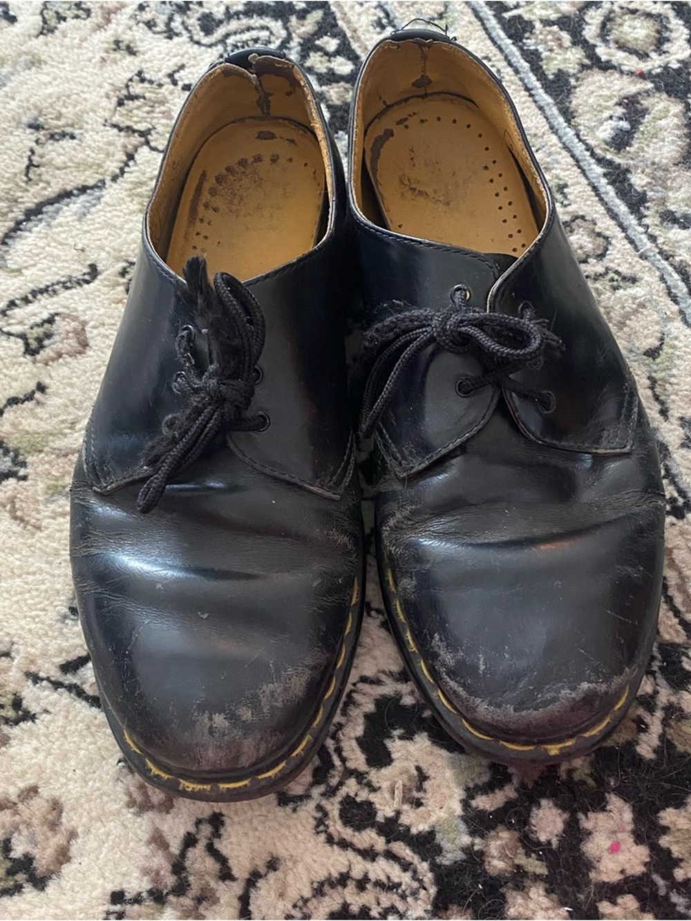 Men's Doc Marten's Black leather shoes size 10 - Picture 2 of 5